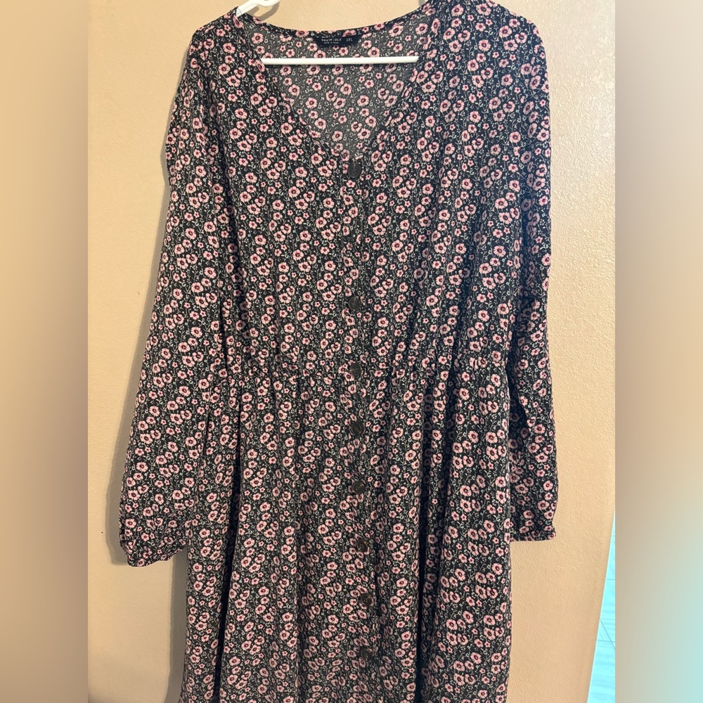 Button up dress floral pattern!